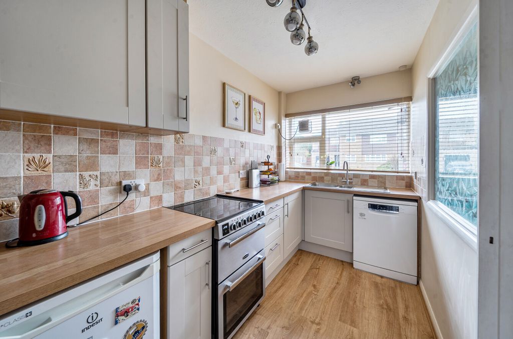 Property photo 2 of 15 1408686-17-6984B5...