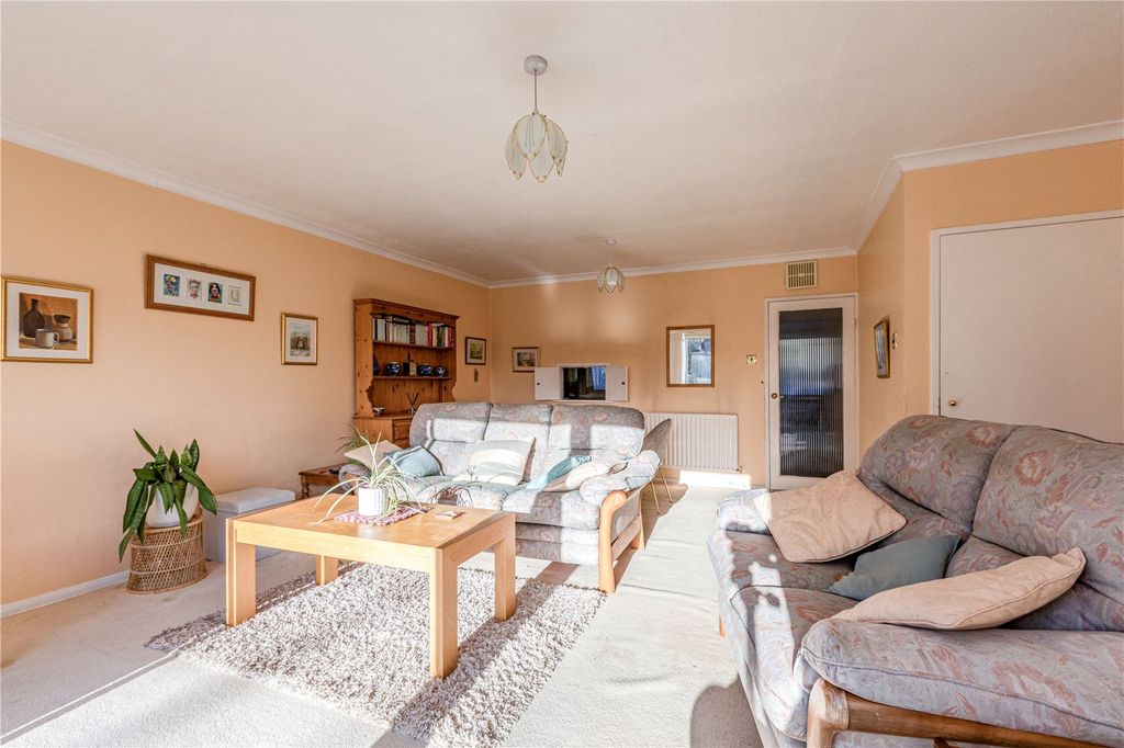 Property photo 2 of 19 Sitting Room