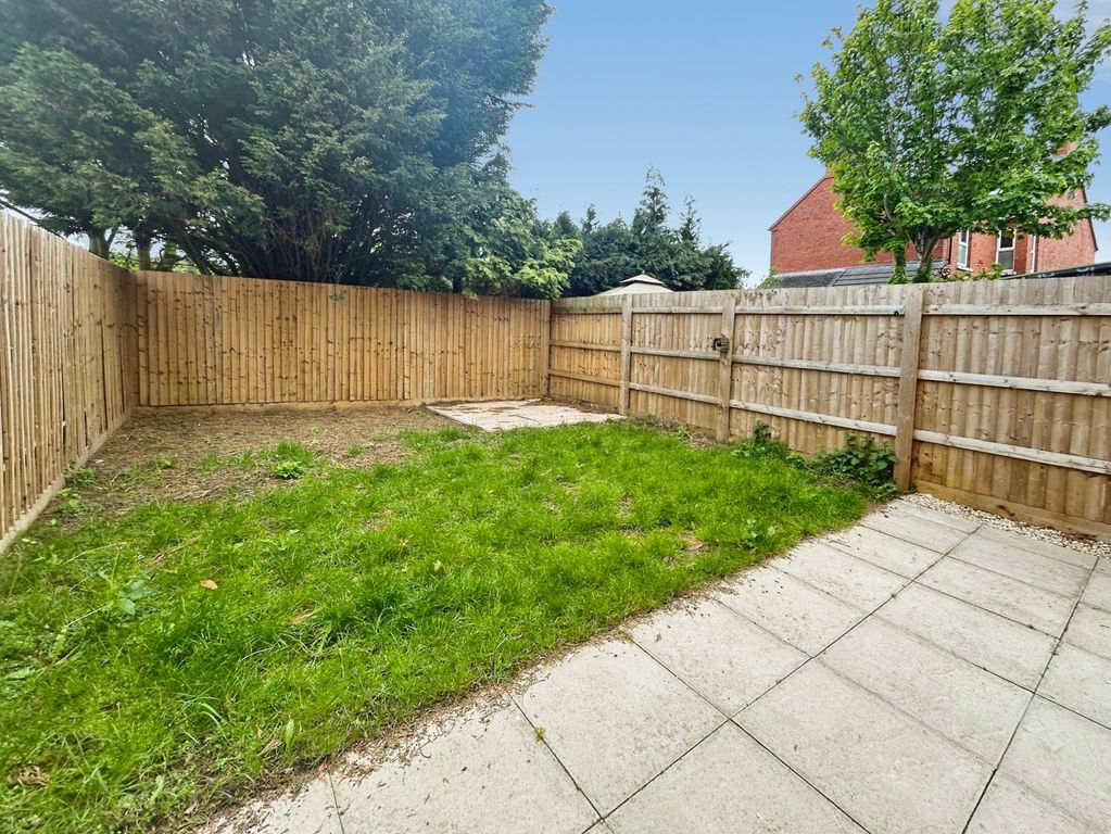 Property photo 2 of 12 Garden