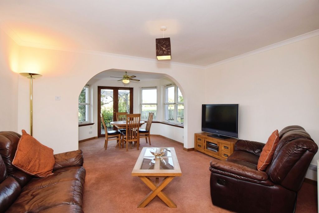 Property photo 2 of 35