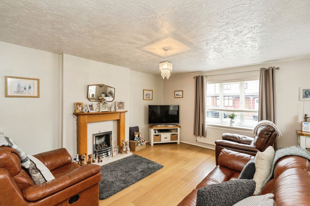 Property photo 3 of 17 Photography