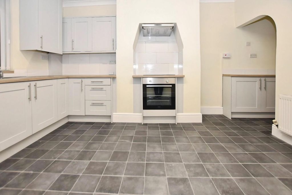 Property photo 3 of 12 Kitchen Diner 01.Jpg