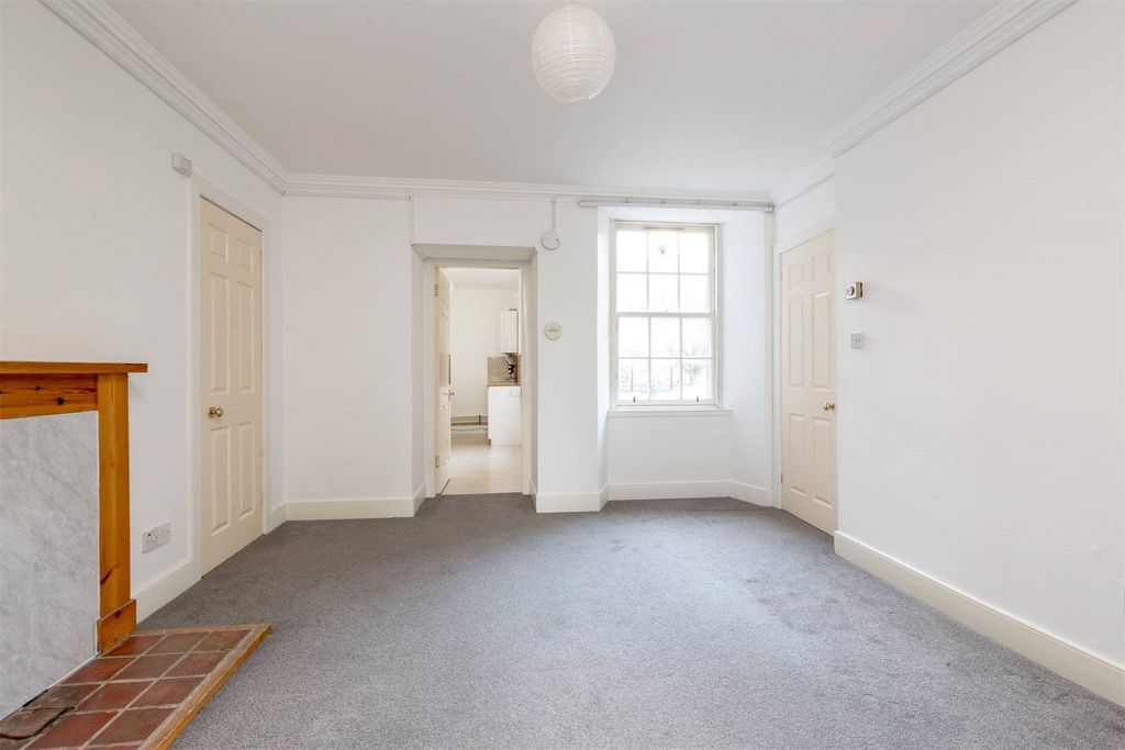 Property photo 3 of 18 Picture No. 05