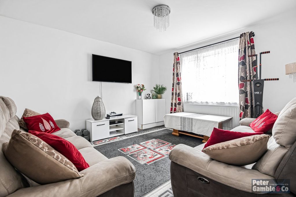 Property photo 2 of 12