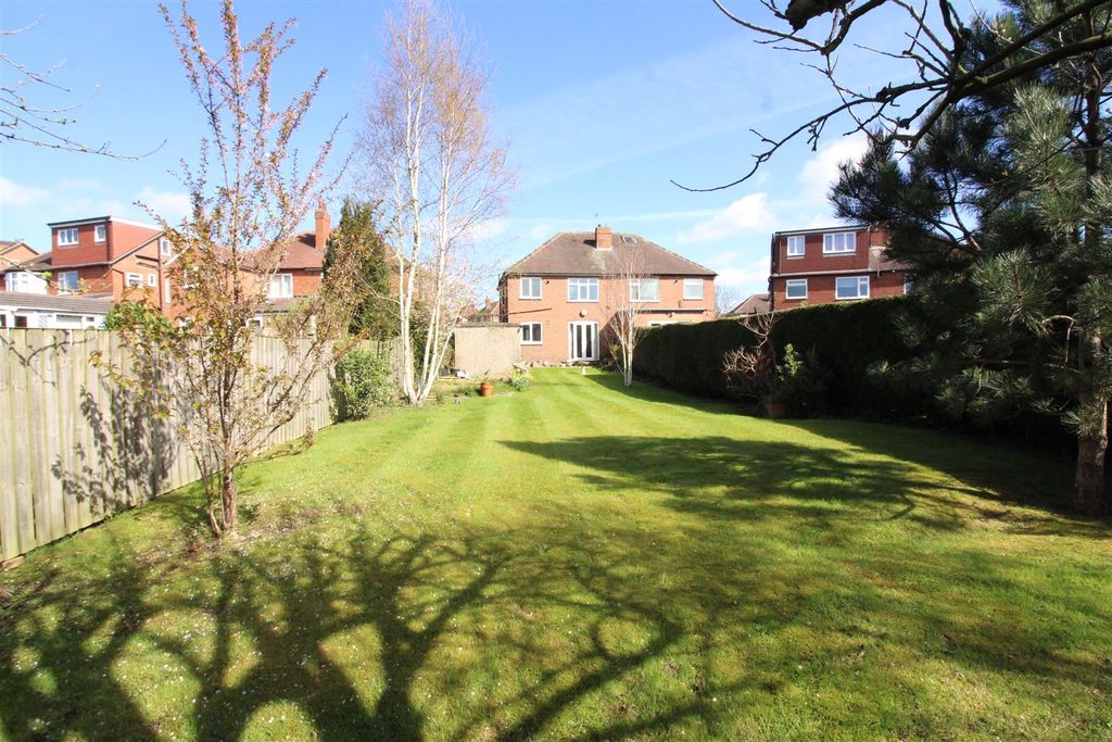 Property photo 2 of 11 Exterior