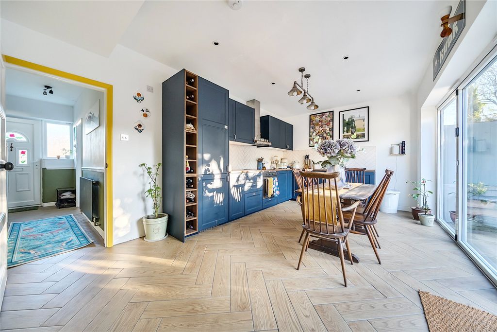 Property photo 3 of 25 Picture No. 11