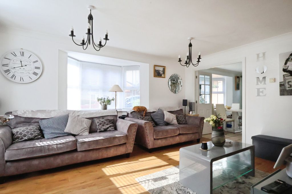 Property photo 3 of 20