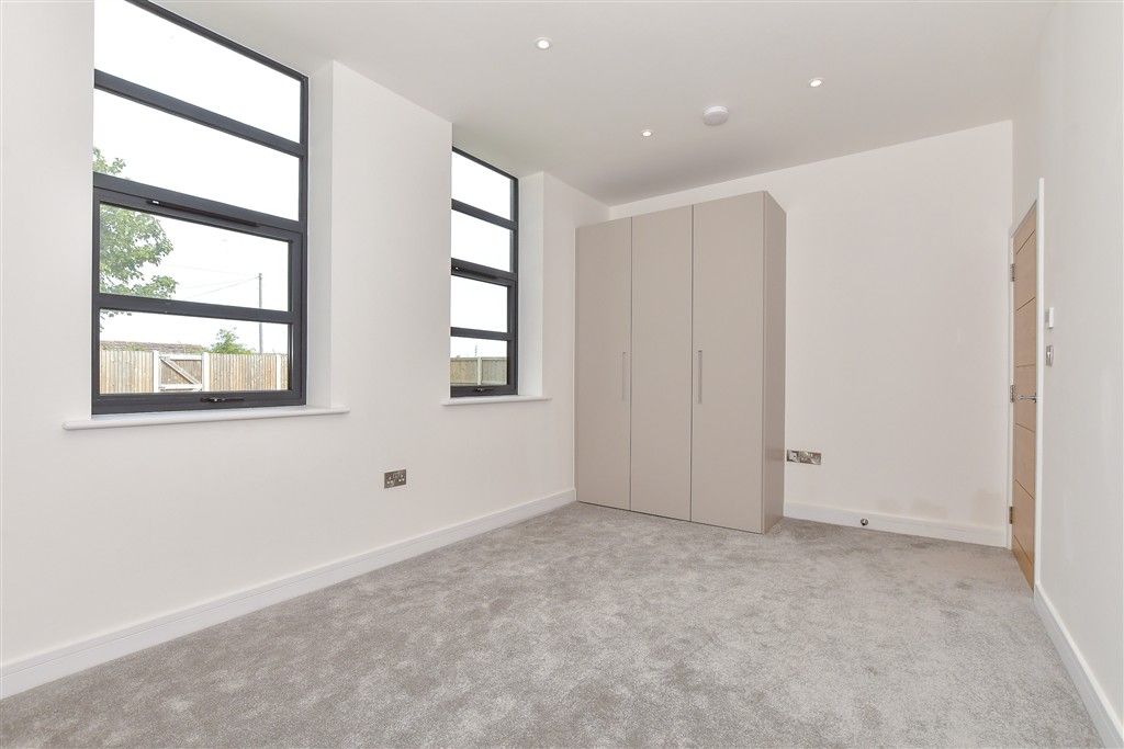 Property photo 1 of 8 Bedroom 1