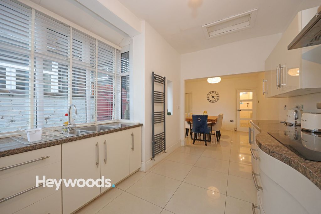 Property photo 3 of 16 0F1A8167