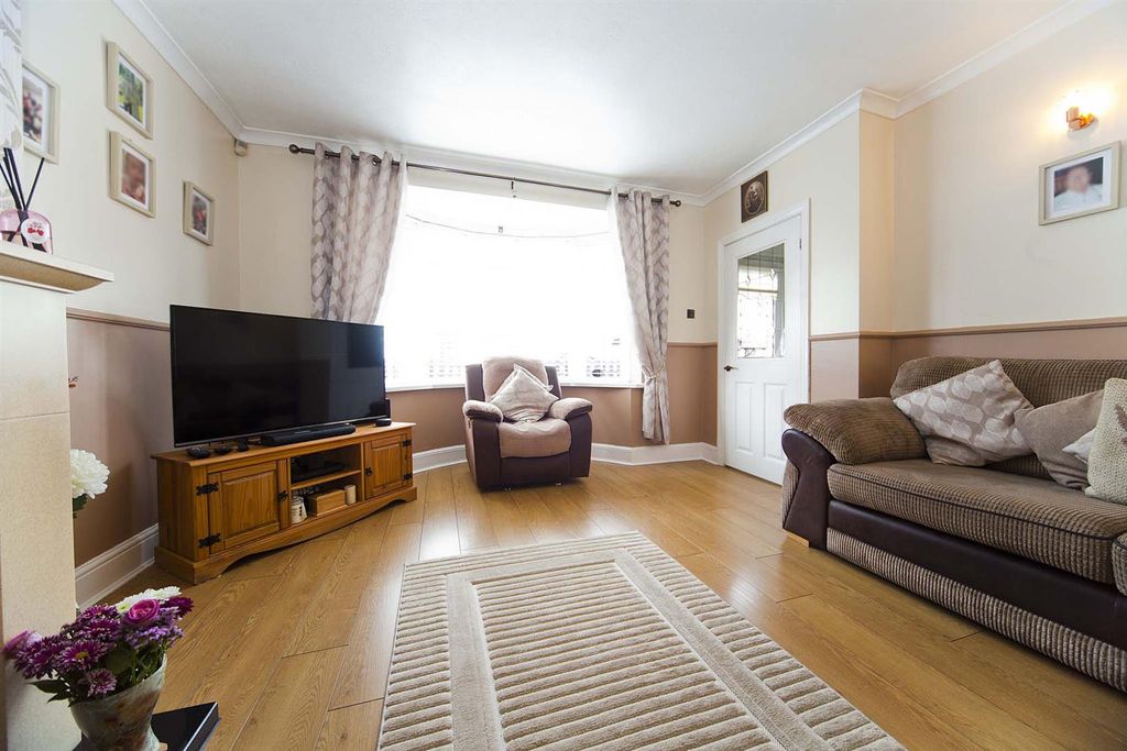 Property photo 2 of 25