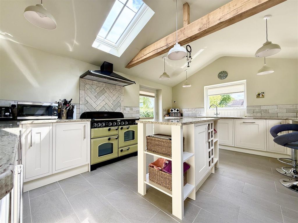 Property photo 2 of 33 Kitchen