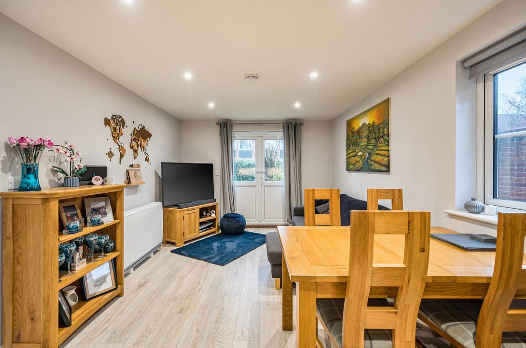 Property photo 3 of 9 1434684-20-69c6c2...