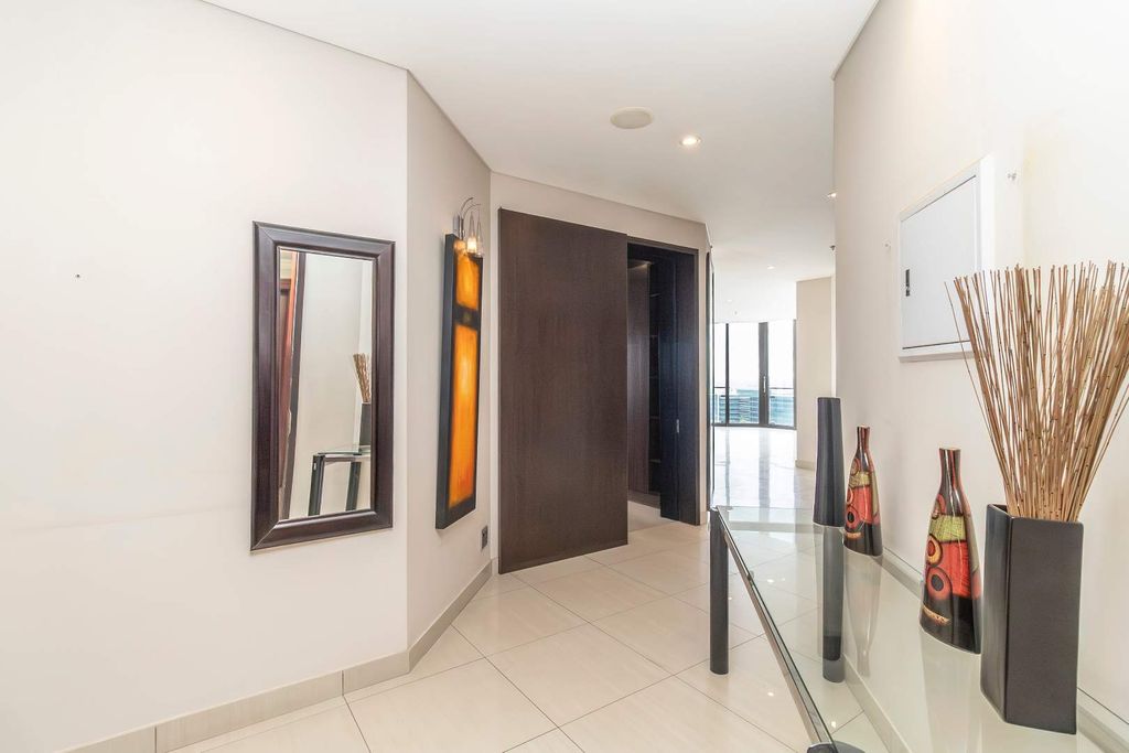 Property photo 2 of 38