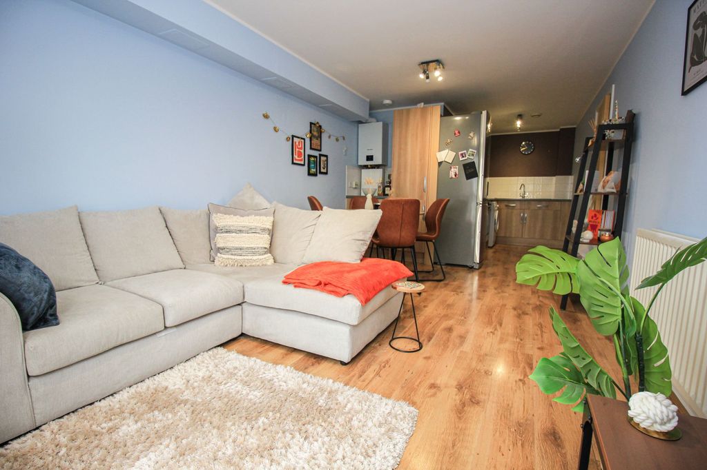Property photo 2 of 11