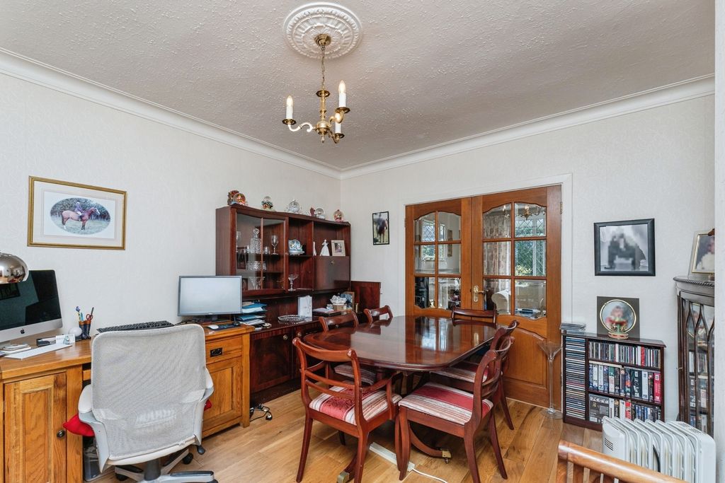 Property photo 3 of 23 Dining Room