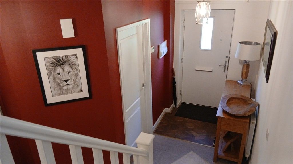 Property photo 3 of 9 Entrance Hall