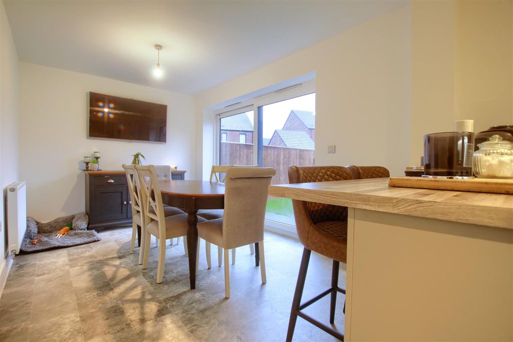 Property photo 3 of 12 As4.Jpg