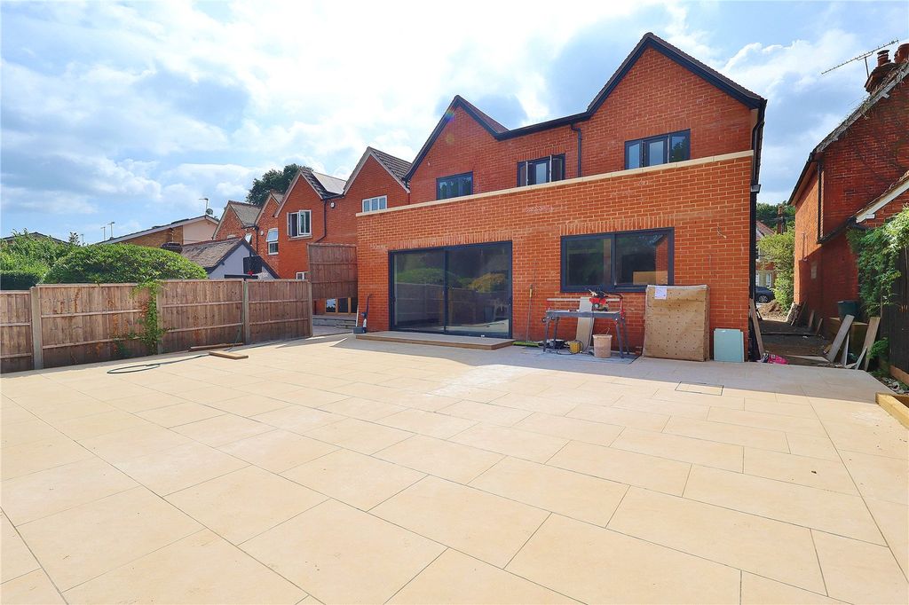 Property photo 1 of 9 Picture No. 06
