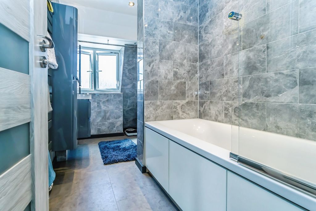 Property photo 3 of 21 Pbox-Img.Jpg