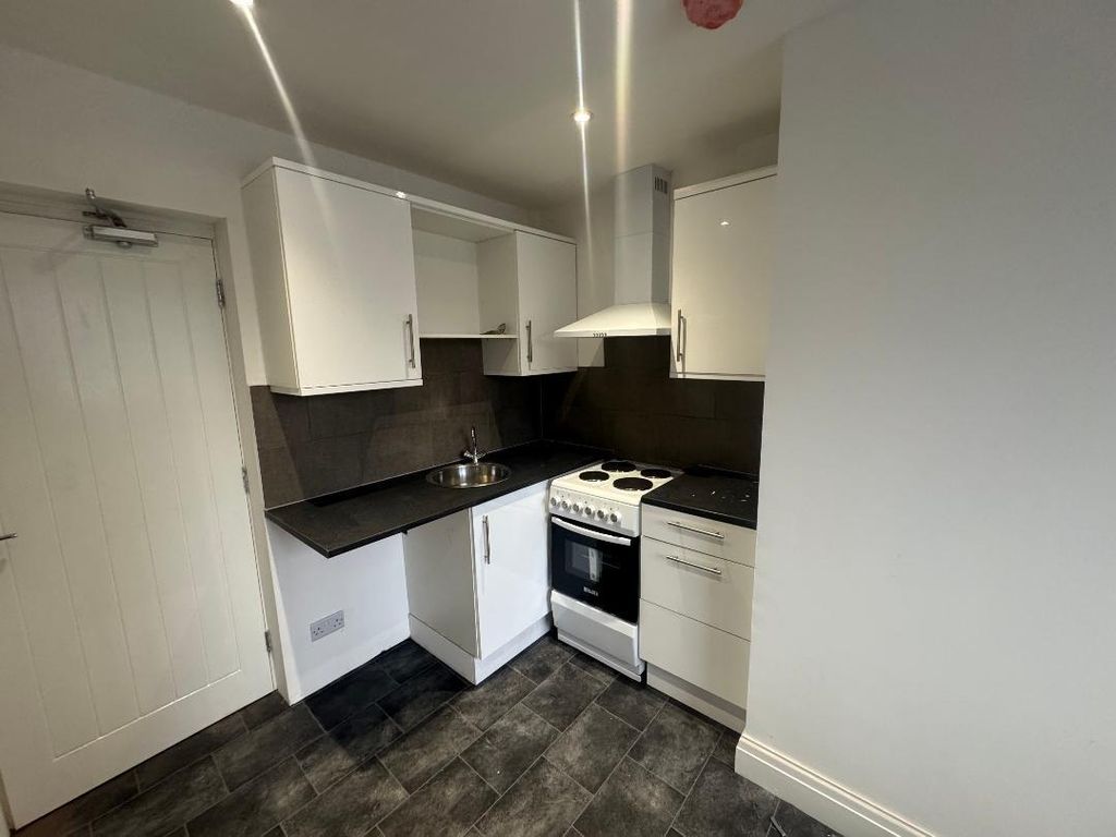 Property photo 3 of 6 Kitc2.Jpg