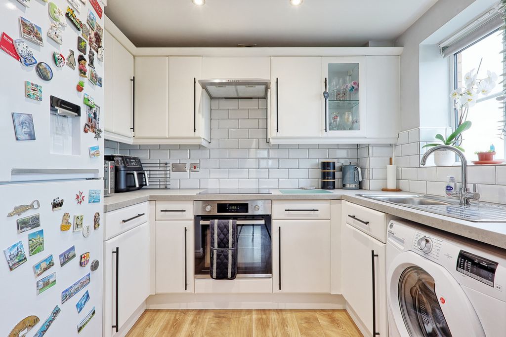 Property photo 3 of 20