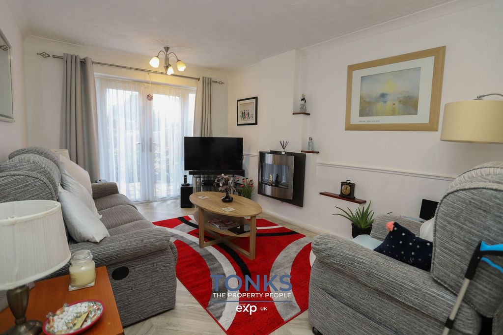 Property photo 3 of 19