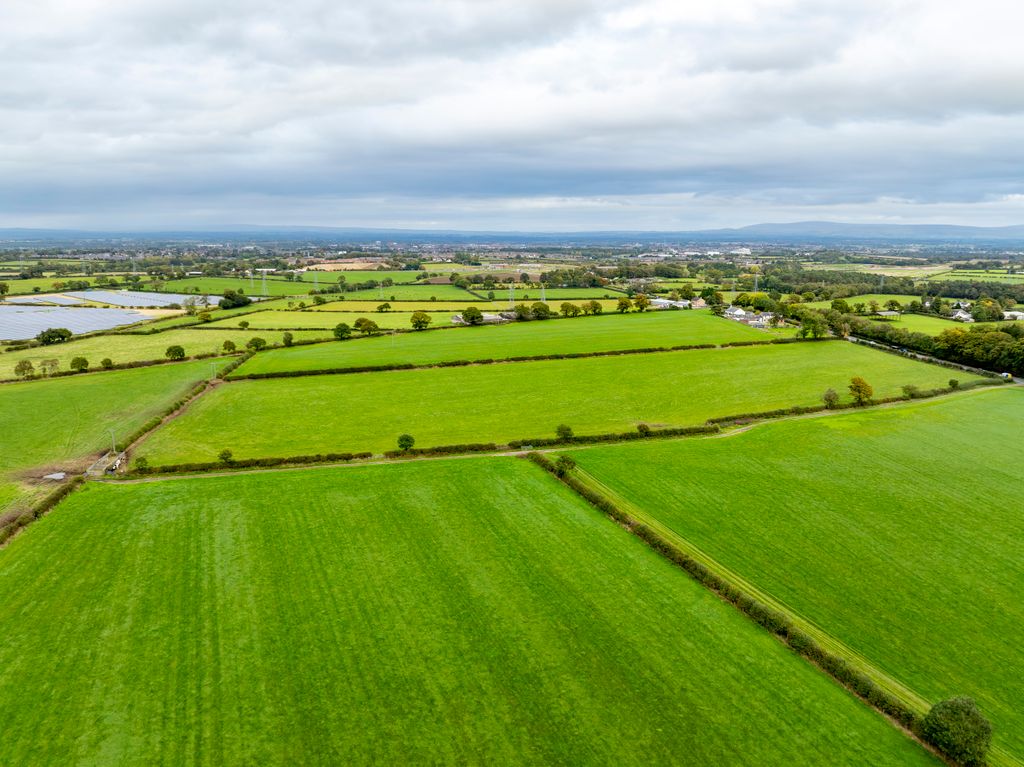 Property photo 1 of 3