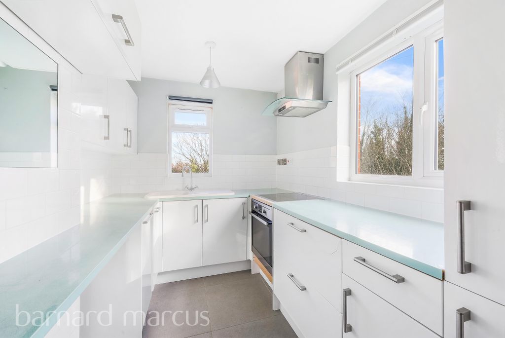 Property photo 2 of 8 Kitchen