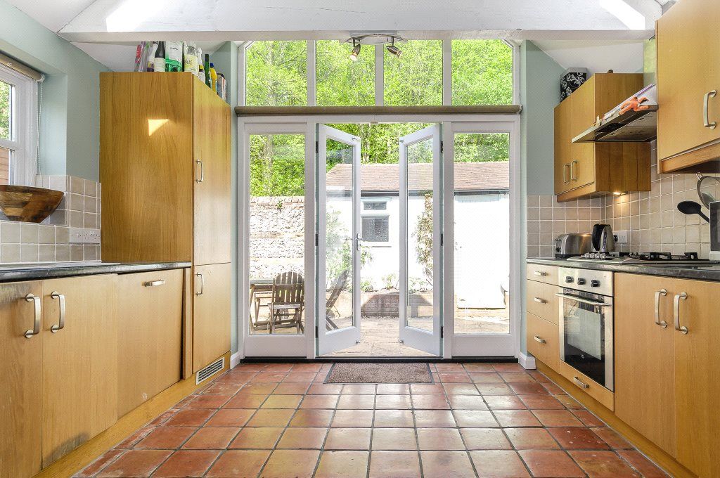 Property photo 3 of 6 Kitchen
