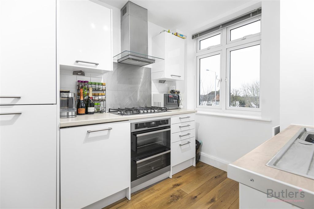 Property photo 2 of 9 12_46722_Watermarked.Jpg