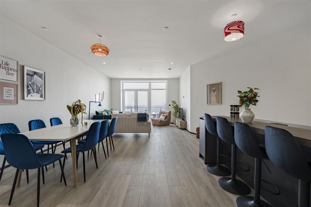Property photo 3 of 24 A7406582.Jpg