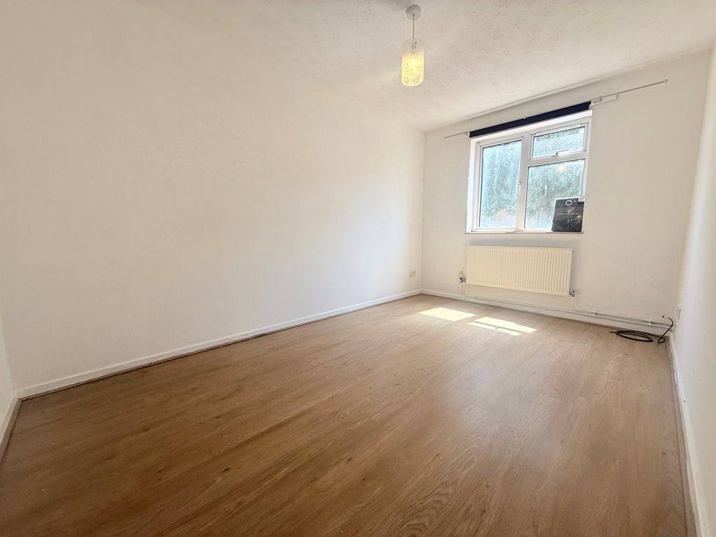 Property photo 3 of 5 Bedroom 1