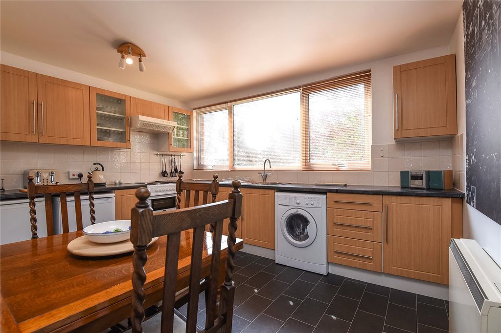 Property photo 3 of 8 Kitchen
