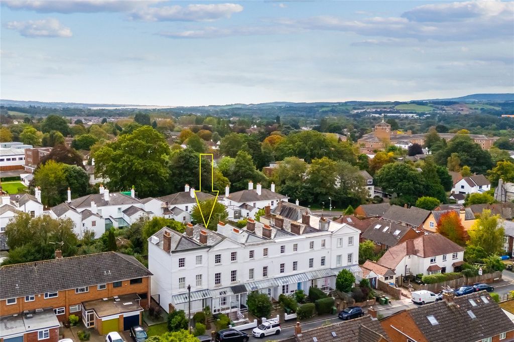 Property photo 1 of 17 59 Marlborough Road