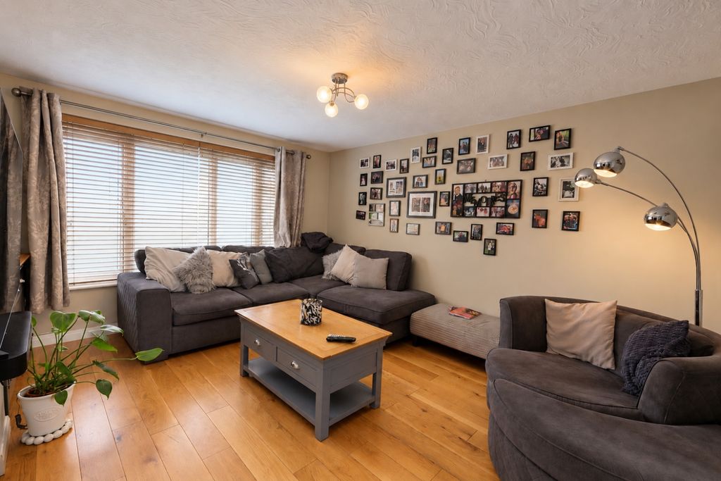 Property photo 3 of 16 6B4E25F0-B374-4Dd9-9840-D93548E674A9