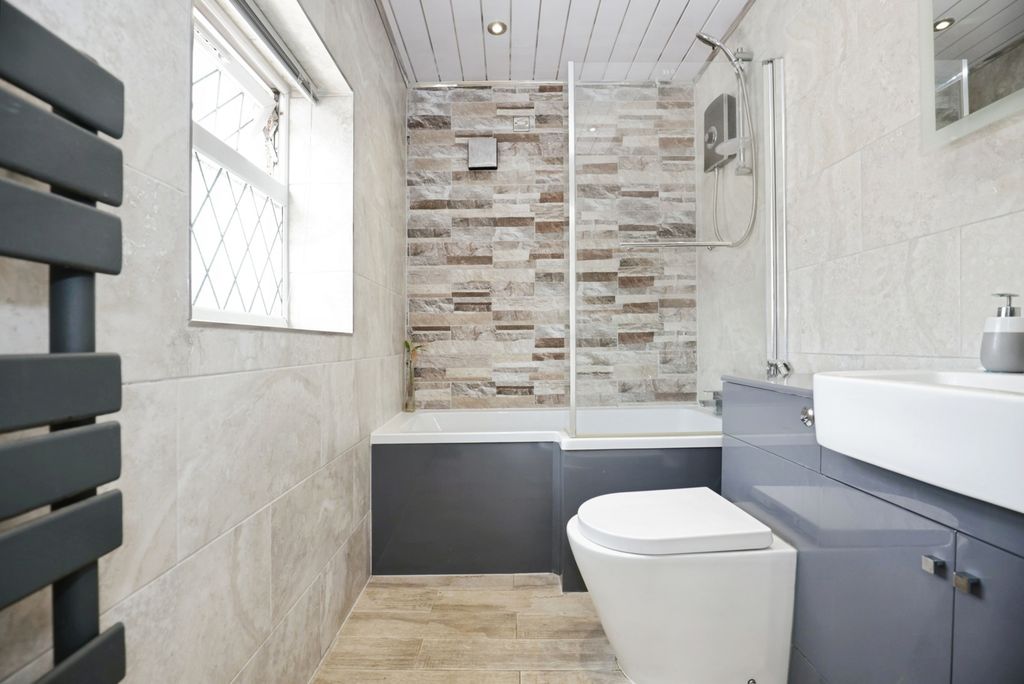 Property photo 3 of 17 Photo