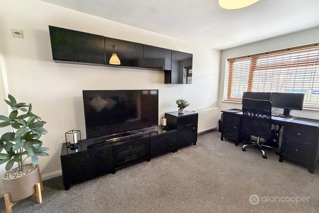 Property photo 2 of 27 5318493