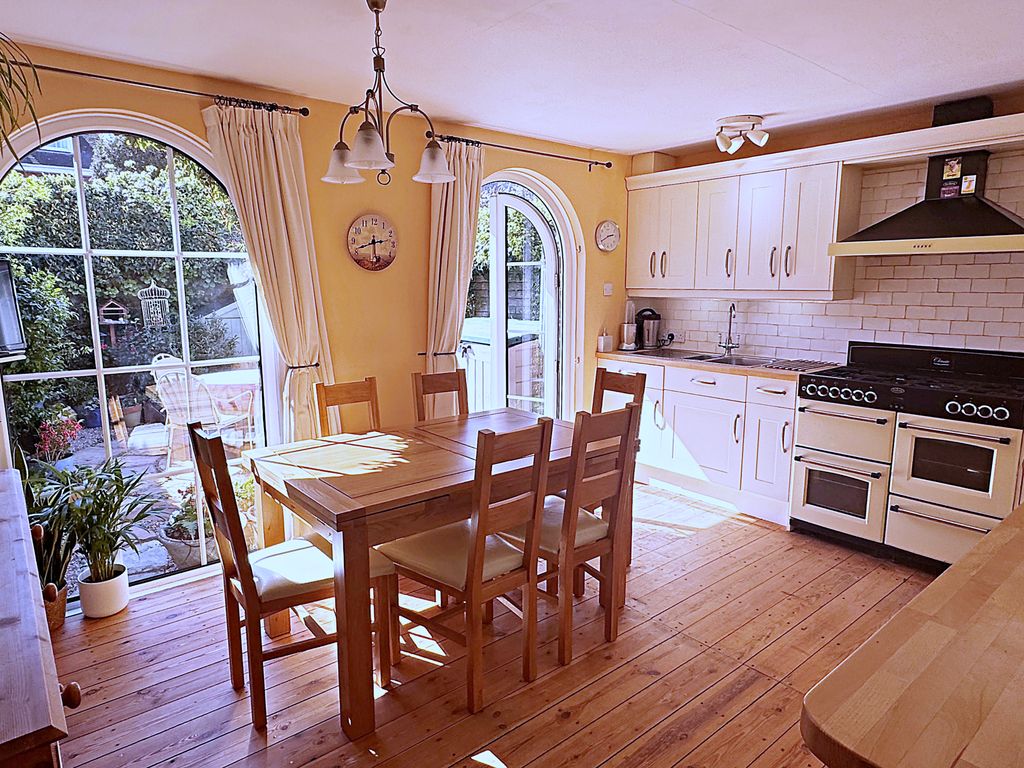 Property photo 3 of 18 31