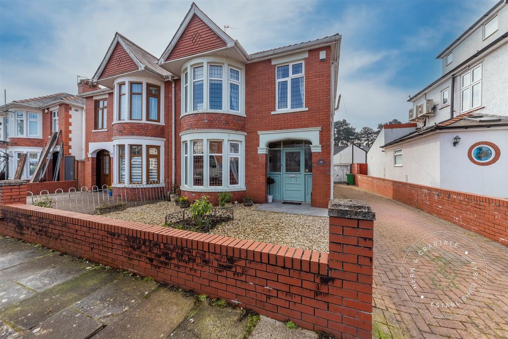 Property photo 1 of 29 Pencisely-Crescent-28.Jpg
