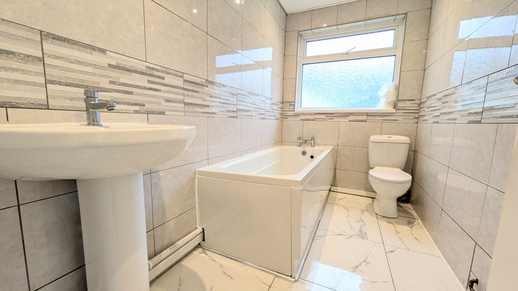 Property photo 3 of 13 Pxl_20251015_090025142~2