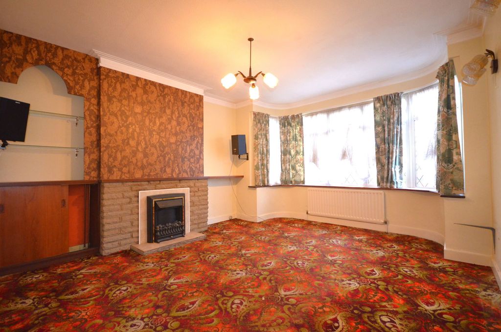 Property photo 3 of 15