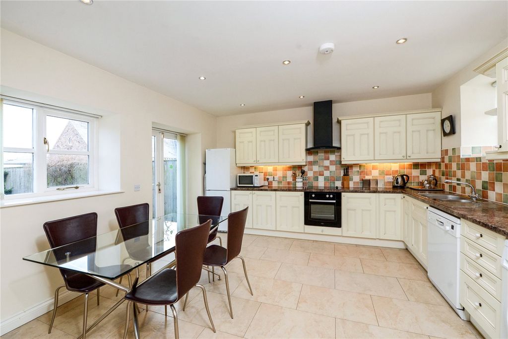 Property photo 2 of 12 Kitchen/Diner