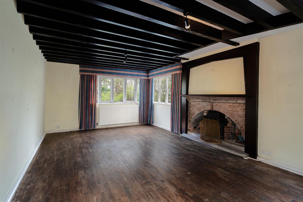 Property photo 3 of 39 Sitting Room.Jpg