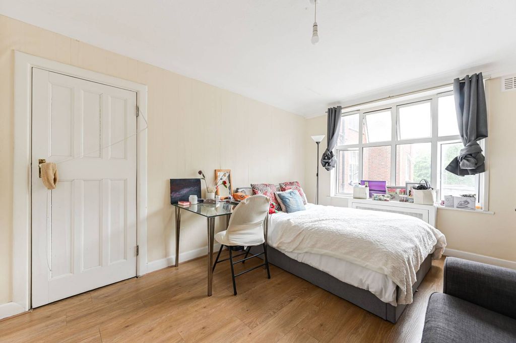 Property photo 1 of 5