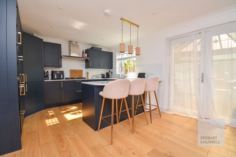 Property photo 2 of 18 Kitchen