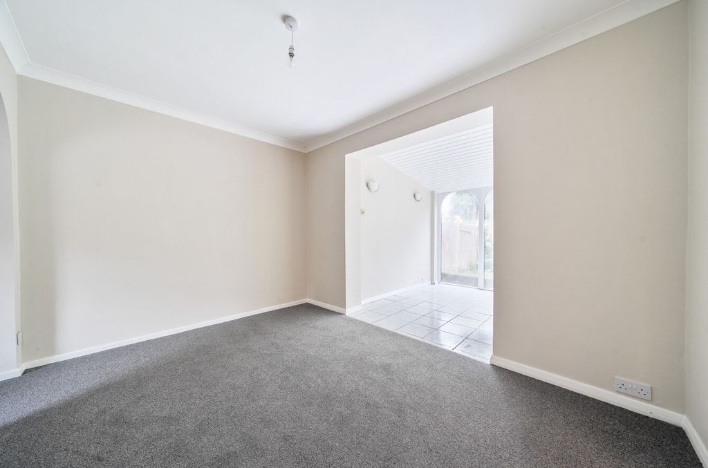 Property photo 3 of 17 1370368-11-68F17B...