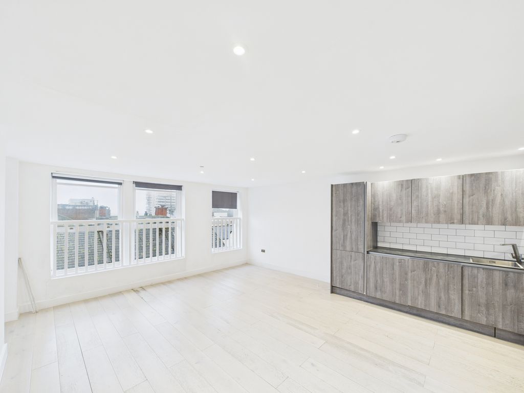 Property photo 2 of 4 Cam04693G0-Pr0037-Still011