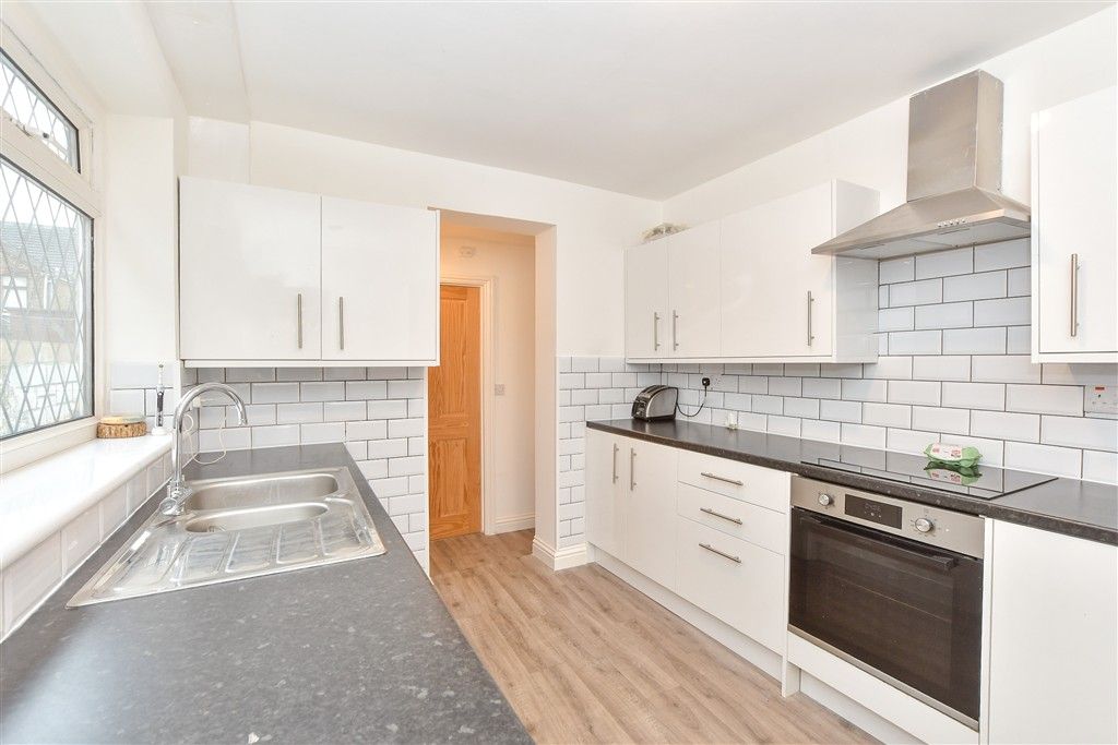 Property photo 2 of 9 Kitchen