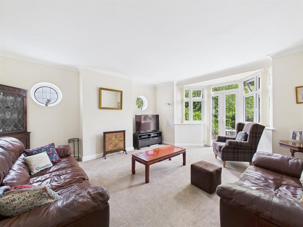 Property photo 2 of 20 Cam02885G0-Pr0432-Still007.Jpg
