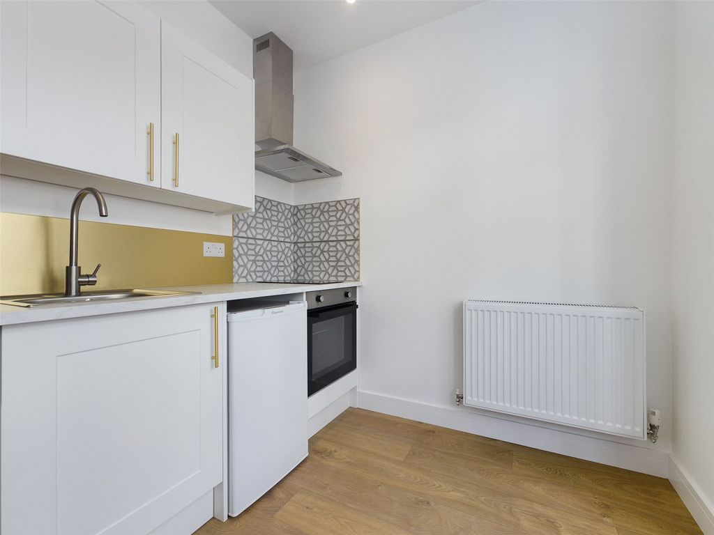 Property photo 3 of 8 Kitchen-Room-To-Rent